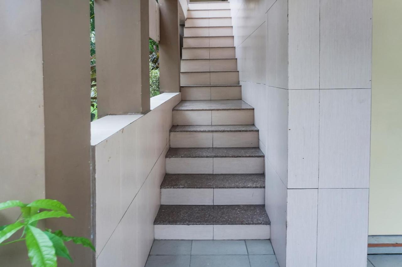 Oyo 90923 Makassar Cottage Balangberu Exterior photo