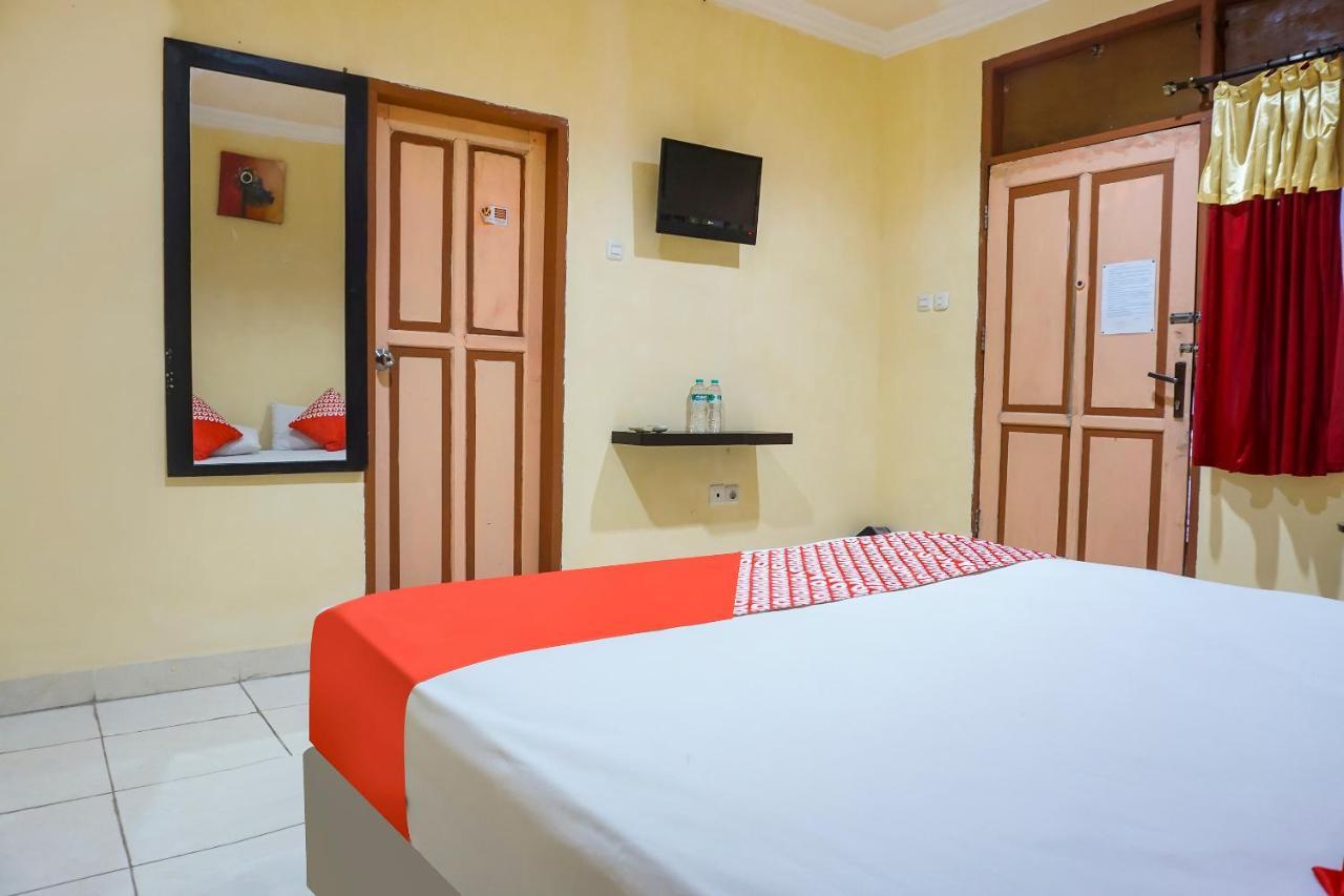 Oyo 90923 Makassar Cottage Balangberu Exterior photo