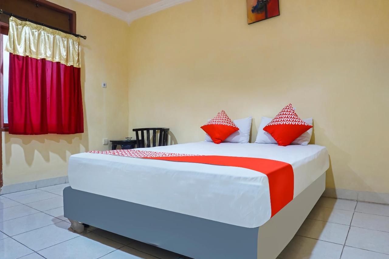 Oyo 90923 Makassar Cottage Balangberu Exterior photo